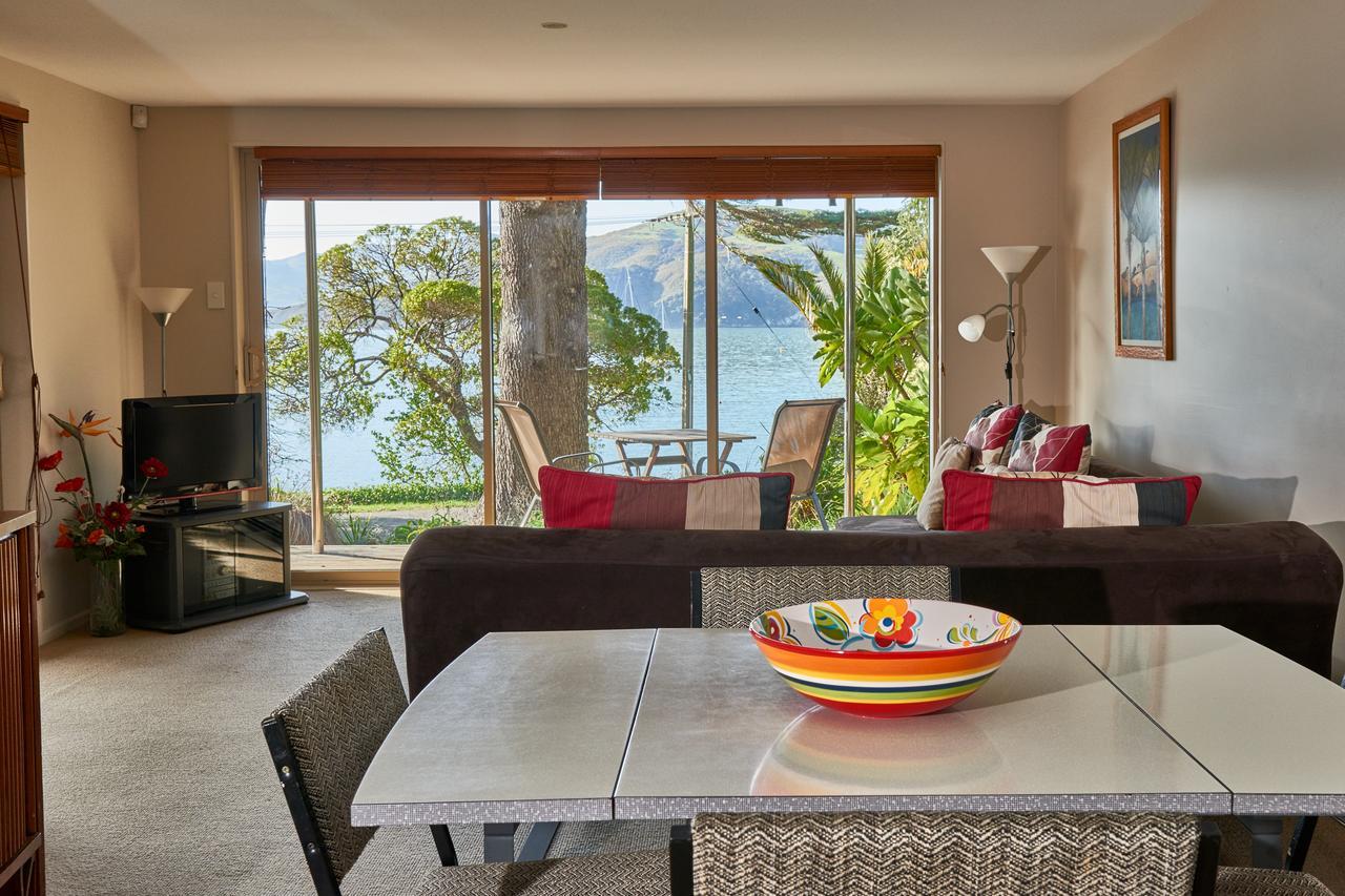 Akaroa On The Beach Exterior photo